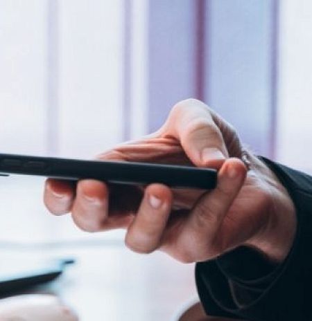 Жителям Подмосковья напомнили, как записаться в ветклинику через смартфон