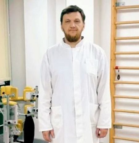 Выпирает живот, а лишнего веса нет? Возможно, это гиперлордоз