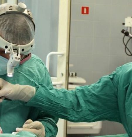 В Пушкинской больнице провели первую операцию по пластике клапанов носа